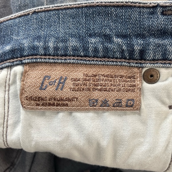 Citizens of Humanity Distressed Rocket Crop High Rise Skinny Jean Size 25 - Picture 8 of 12